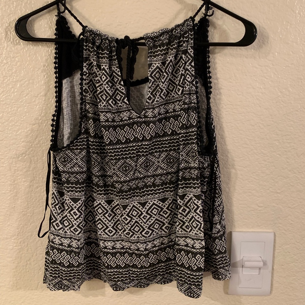 Size M - Picture 2 of 2
